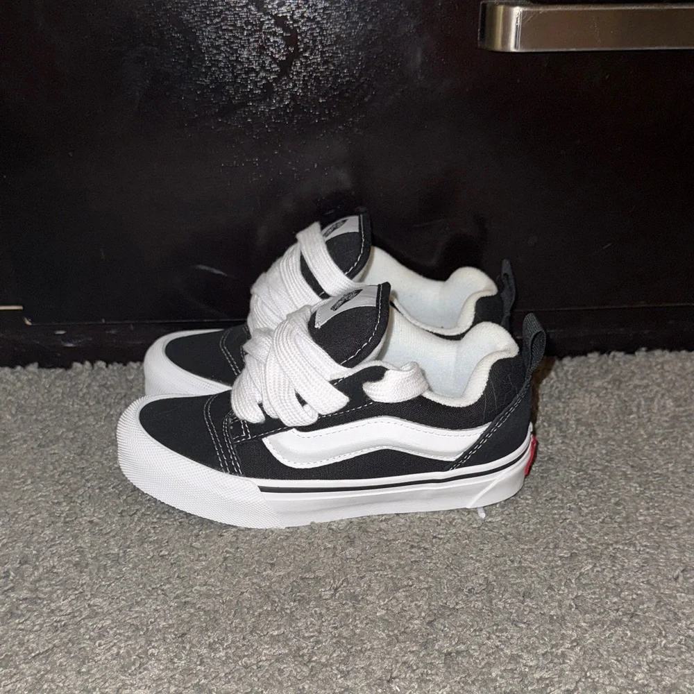 Kids Black and White Vans - Picture 6 of 7